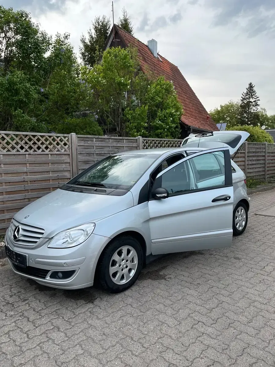 Gebraucht Mercedes B170 116 PS (85 kW) 2006 Silber Van / Kleinbus