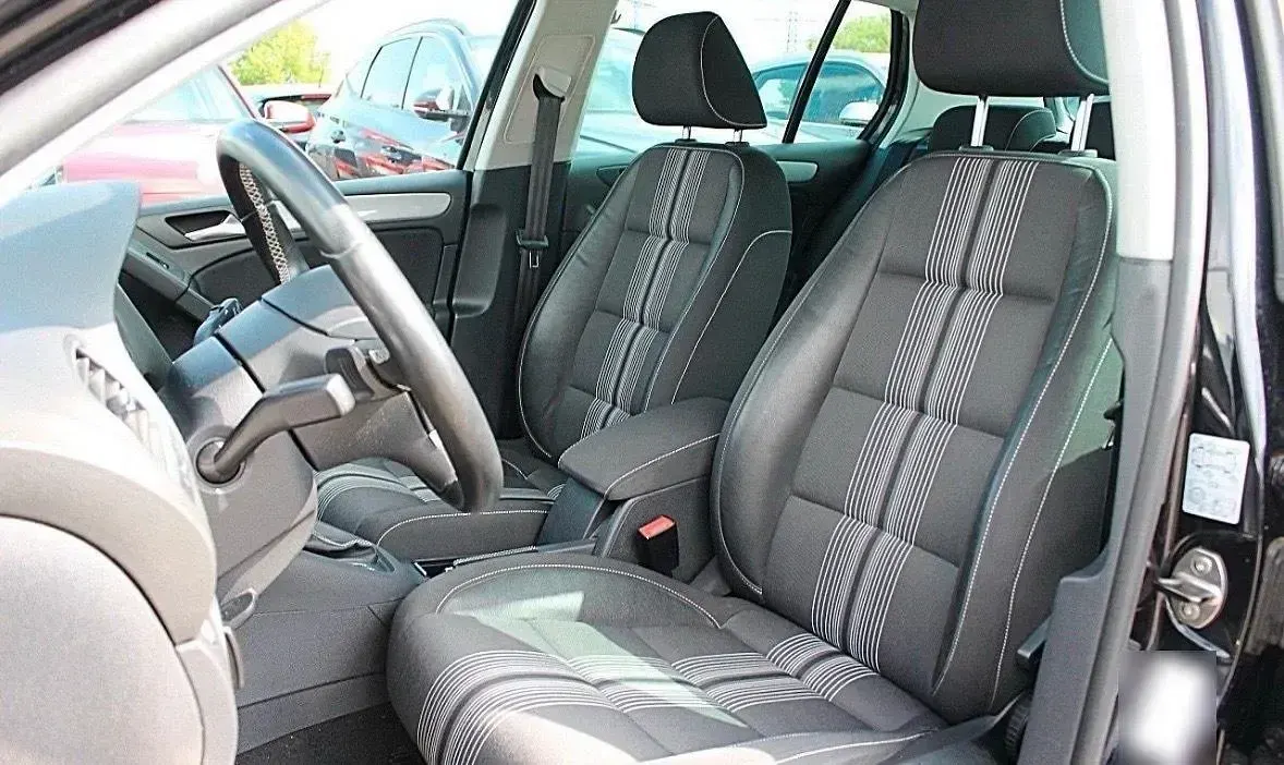 Gebraucht VW Golf VII Match 105 PS (77 kW) 2012 Schwarz Kleinwagen