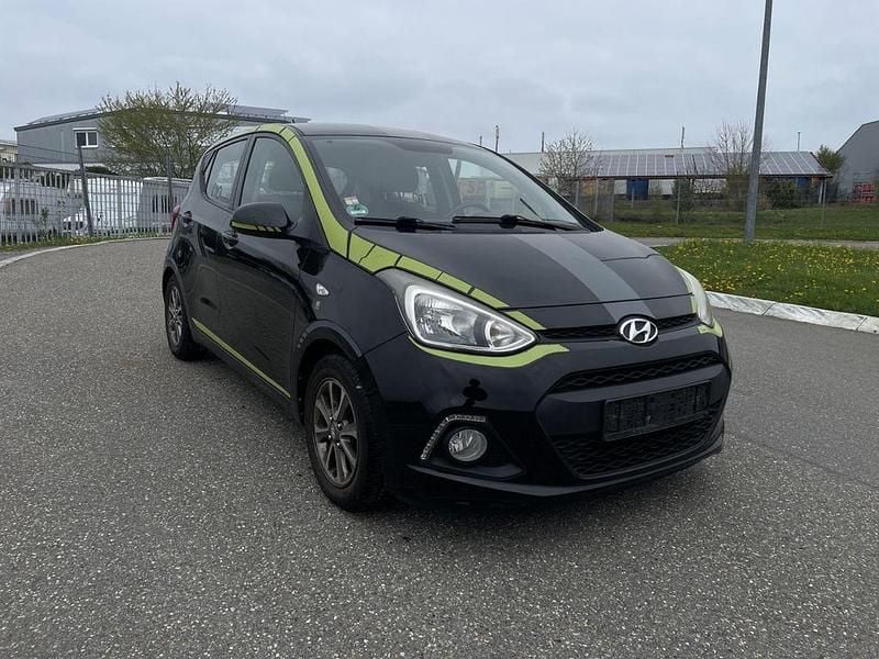 Gebraucht Hyundai i10 Edition 87 PS (63 kW) 2014 Schwarz Kleinwagen