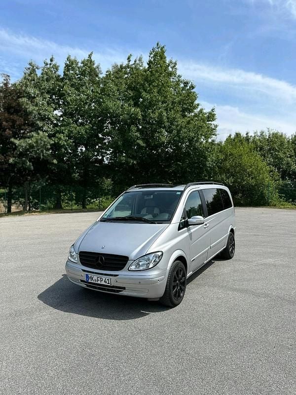 Silber Gebraucht 2006 Mercedes Viano Van / Kleinbus | 8.100 € - Bild 1/4