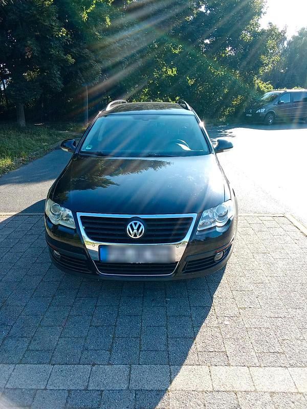 Schwarz Gebraucht 2009 VW Passat Kombi | 1.990 € (Superpreis) - Bild 1/4