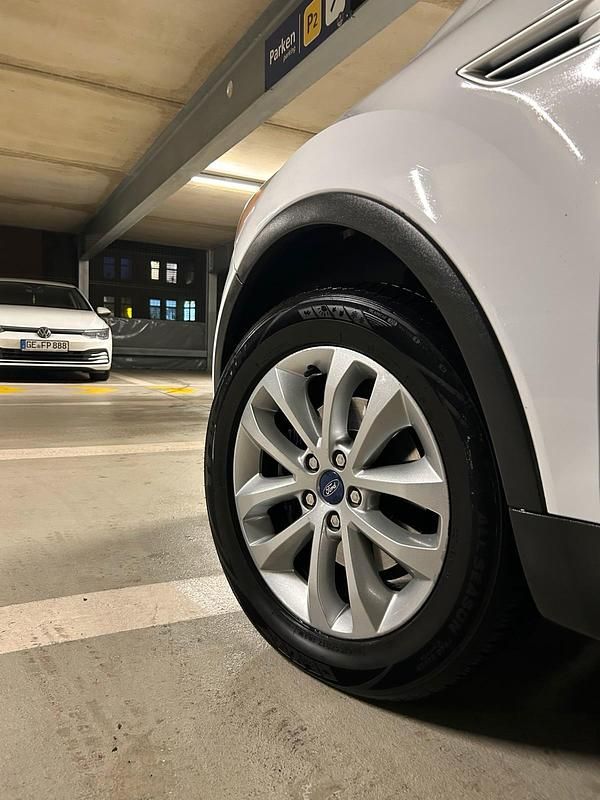 Gebraucht Ford Kuga Titanium 140 PS (102 kW) 2011 Weiß SUV