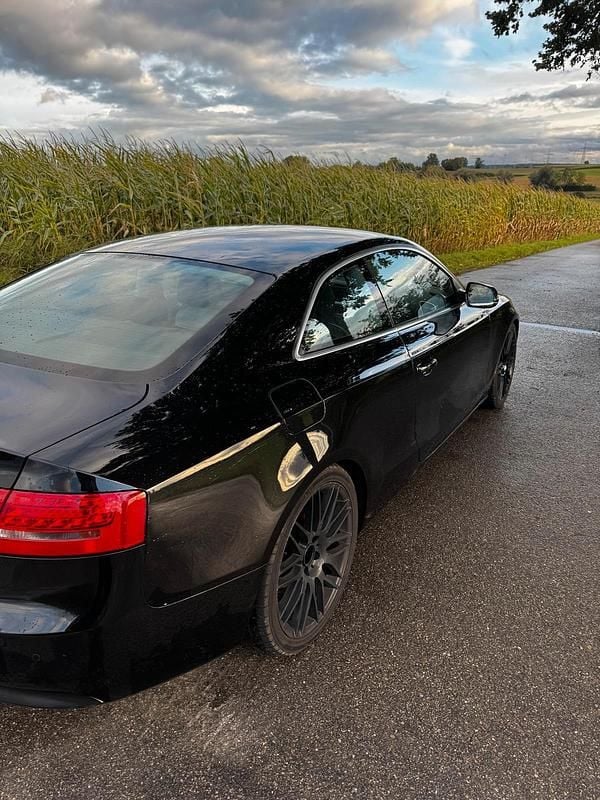 Schwarz Gebraucht 2012 Audi A5 Coupé | 4.500 € (Guter Preis) - Bild 1/4