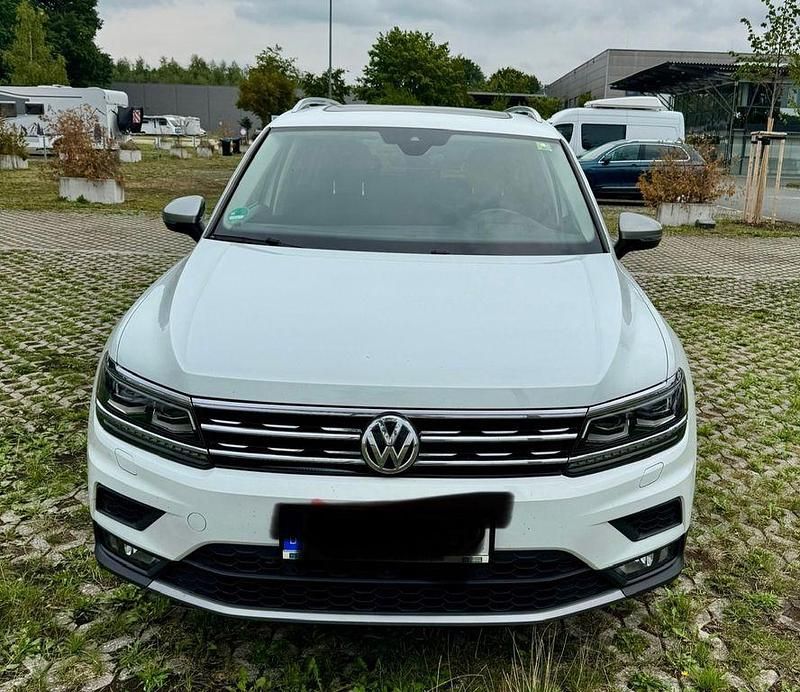 Weiß Gebraucht 2018 VW Tiguan Allspace Comfortline SUV | 25.399 € (Fairer Preis) - Bild 1/4