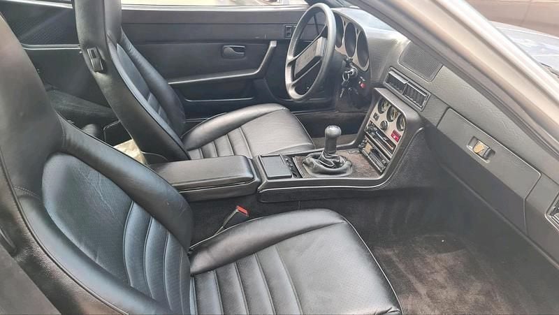 Usado Porsche 944 163 CV (119 kW) 1983 Plateado Coupe