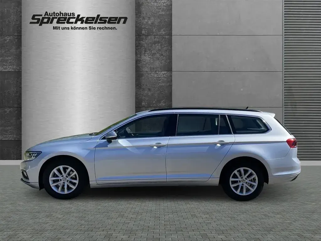 Gebraucht VW Passat Business 150 PS (110 kW) 2023 Silber Kombi