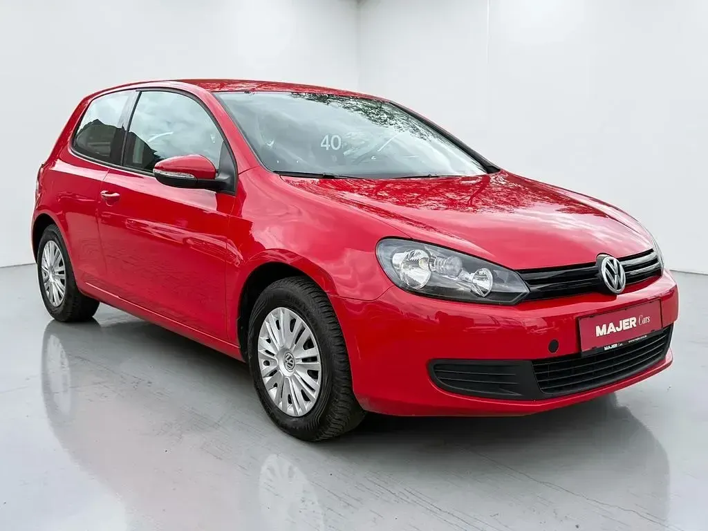Gebraucht VW Golf VI Trendline 80 PS (58 kW) 2010 Rot Kleinwagen