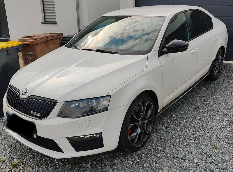 Weiß Gebraucht 2014 Skoda Octavia RS Limousine | 10.500 € (Superpreis) - Bild 1/4