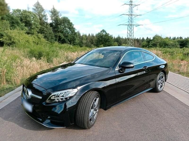 Gebraucht Mercedes C180 156 PS (114 kW) 2018 Schwarz Coupé