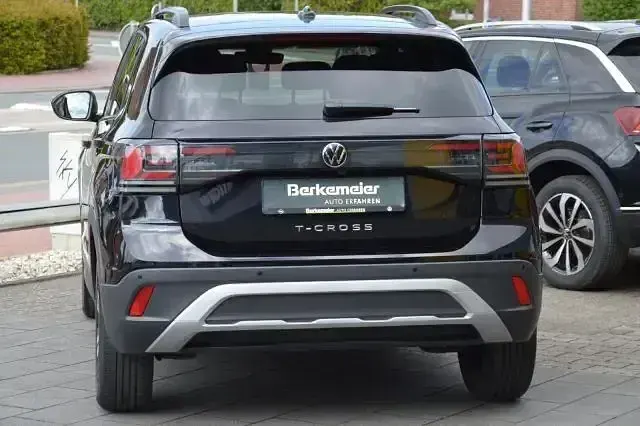 Gebraucht VW T-Cross Life 116 PS (85 kW) 2025 Deep black perleffekt (metallic) SUV