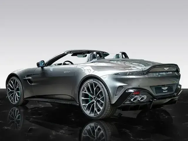 Gebraucht Aston Martin V8 Vantage 665 PS (489 kW) 2025 Grau Cabrio