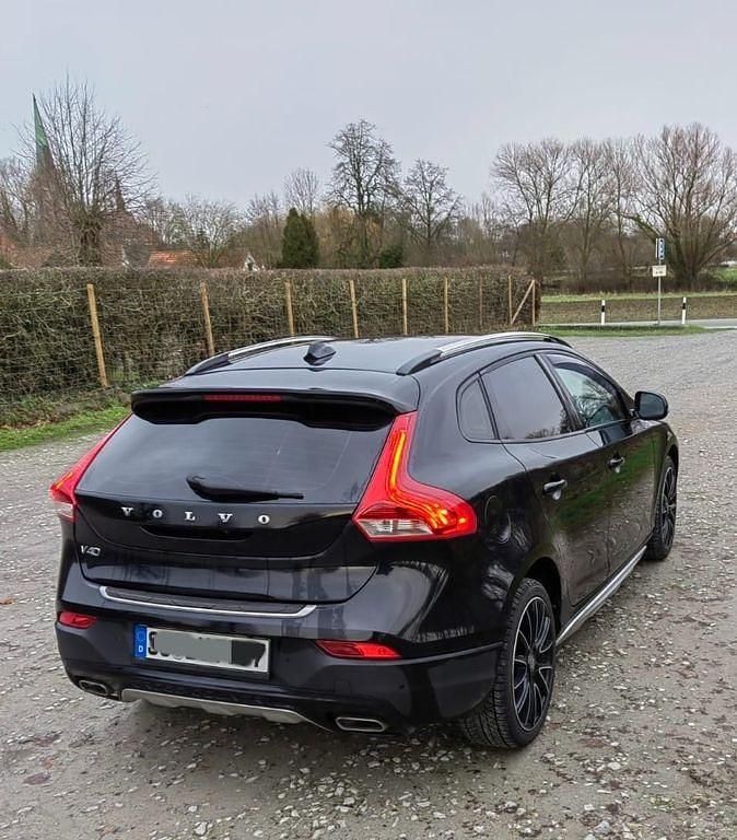 Schwarz Gebraucht 2013 Volvo V40 CC Kombi | 8.500 € (Fairer Preis) - Bild 1/4