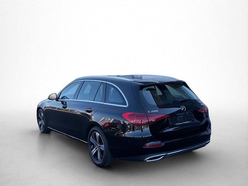 Gebraucht Mercedes C200 Avantgarde 204 PS (150 kW) 2022 Schwarz Limousine