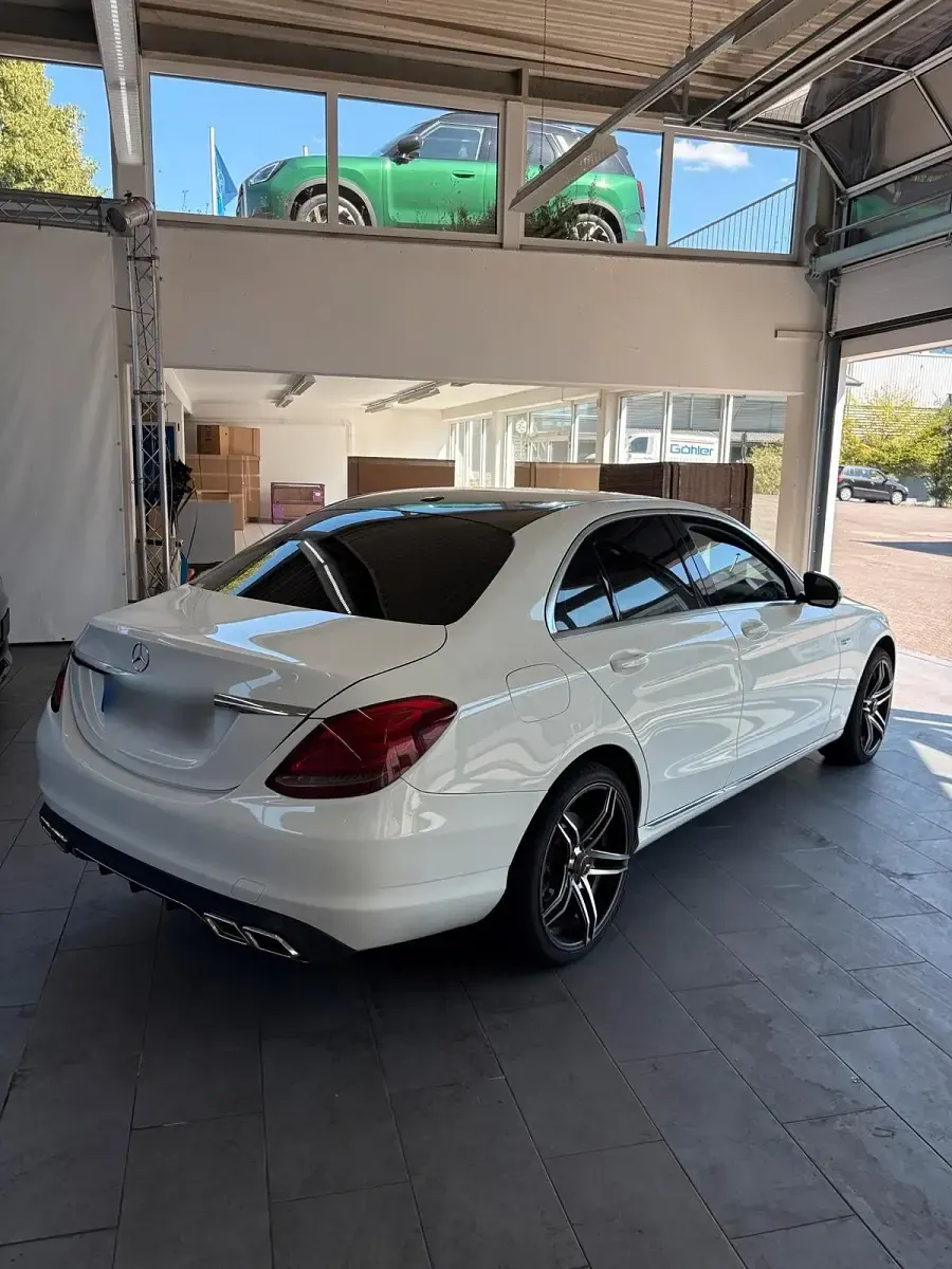 Gebraucht Mercedes C300 AMG 245 PS (180 kW) 2015 Weiß Limousine