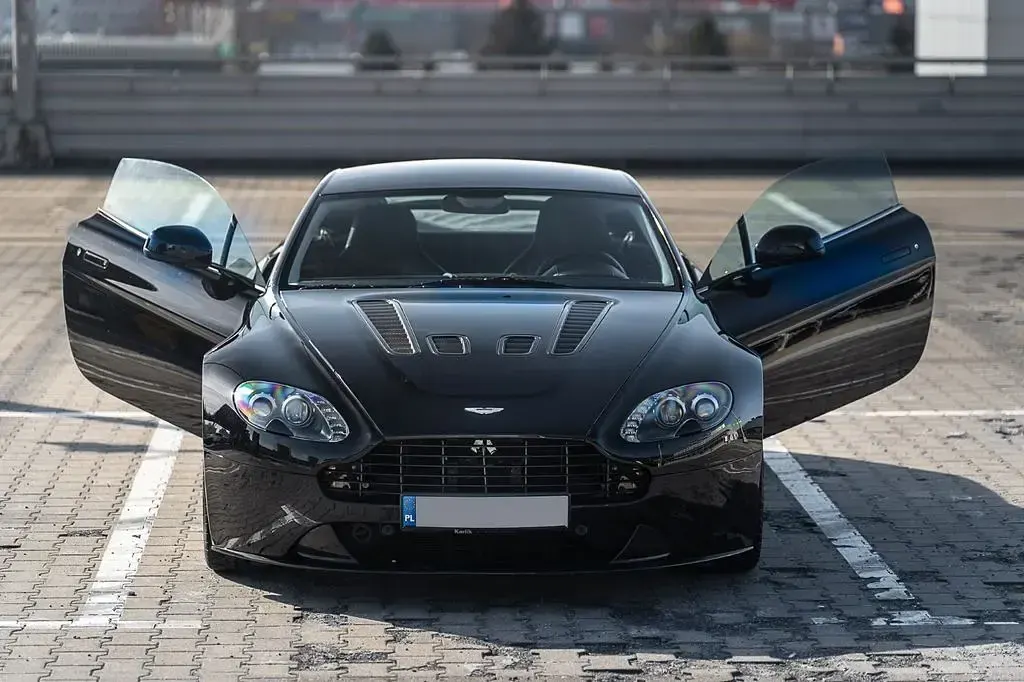 Gebraucht Aston Martin Vantage 517 PS (380 kW) 2011 Schwarz Coupé