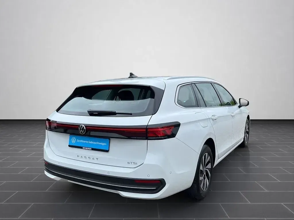 Gebraucht VW Passat Business 150 PS (110 kW) 2025 Pure white Kombi