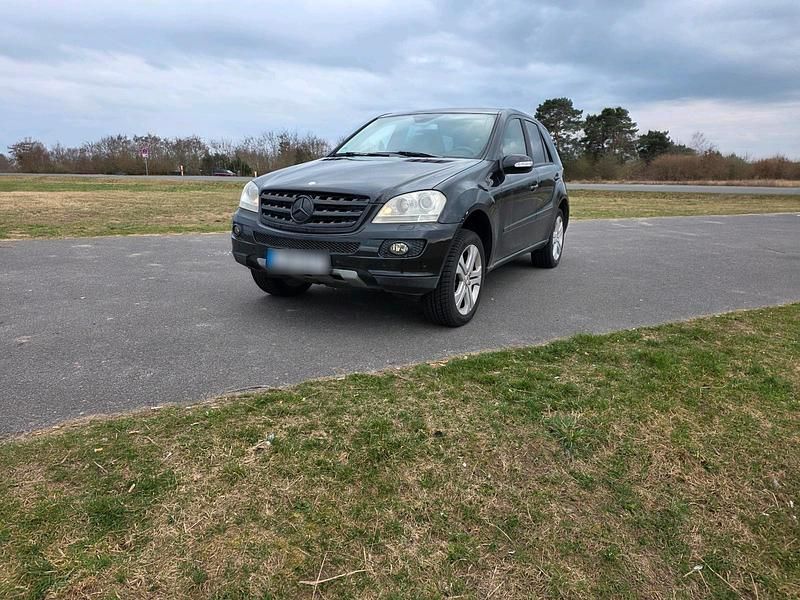 Gebraucht Mercedes ML350 272 PS (200 kW) 2005 Schwarz SUV