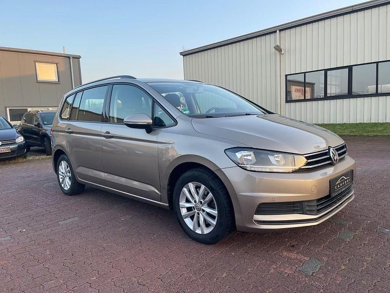 Gebraucht VW Touran Comfortline 150 PS (110 kW) 2016 Beige Van / Kleinbus
