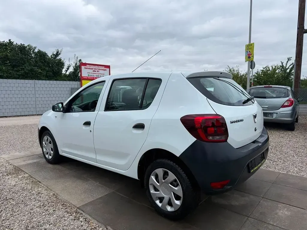 Gebraucht Dacia Sandero Acces 73 PS (53 kW) 2018 Weiß Limousine