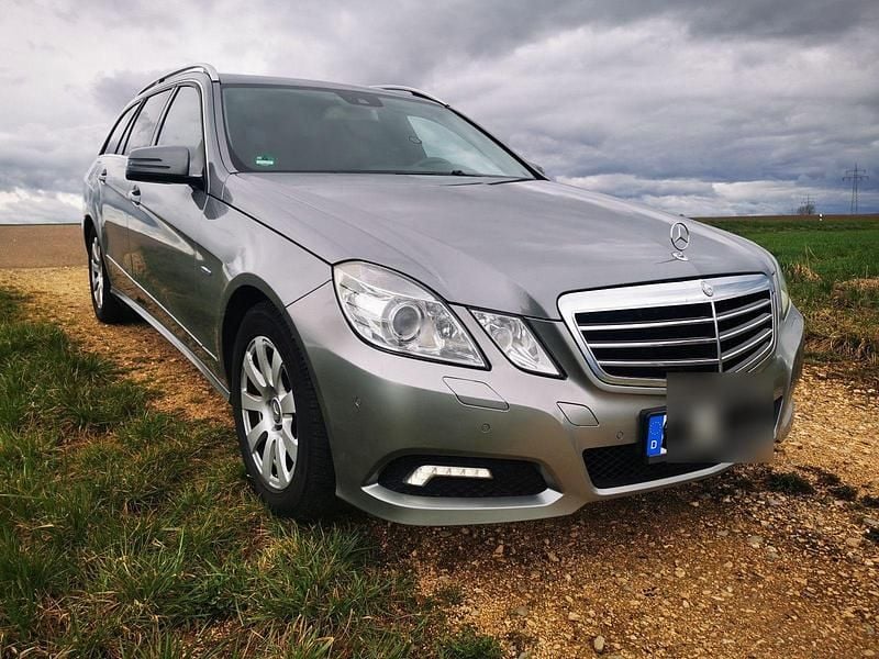 Gebraucht Mercedes E300 204 PS (150 kW) 2010 Beige Kombi