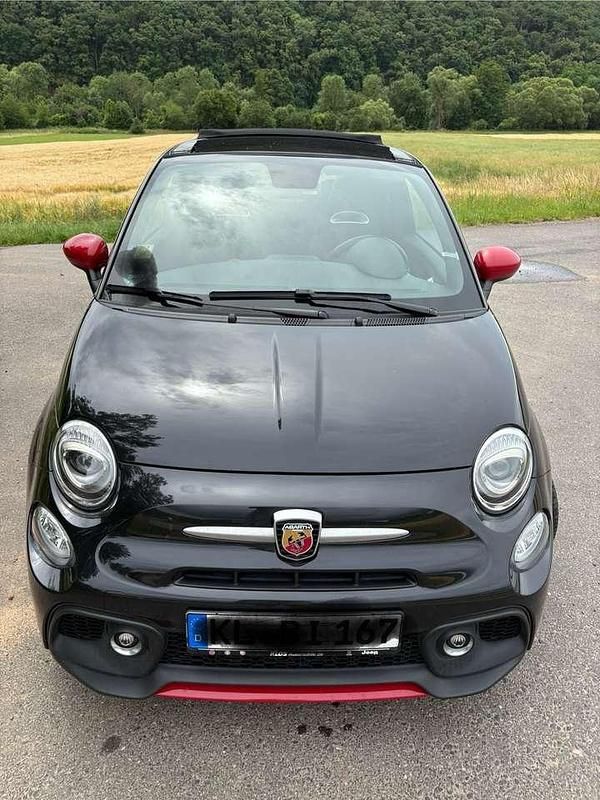 Schwarz Gebraucht 2023 Abarth 595C Cabrio | 22.499 € (Guter Preis) - Bild 1/4