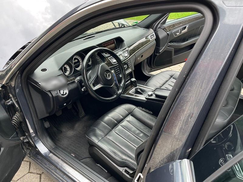 Gebraucht Mercedes E250 204 PS (150 kW) 2014 Grau Kombi