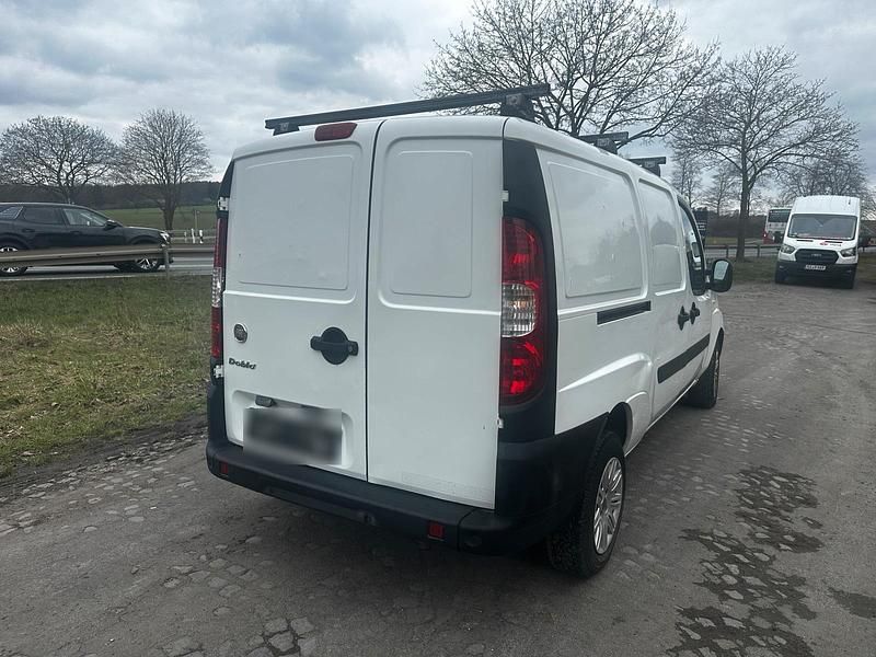 Gebraucht Fiat Doblò 85 PS (62 kW) 2008 Weiß Van / Kleinbus