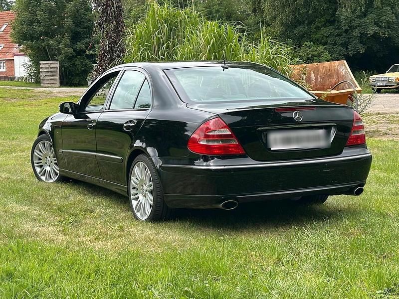 Gebraucht Mercedes E200 Sport 163 PS (119 kW) 2005 Schwarz Limousine