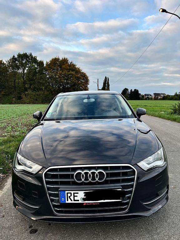 Braun Gebraucht 2014 Audi A3 Sportback Ambiente Limousine | 13.999 € (Fairer Preis) - Bild 1/4