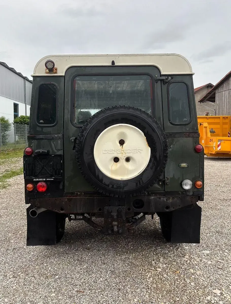 Gebraucht Land Rover Defender 122 PS (89 kW) 2004 Grün SUV