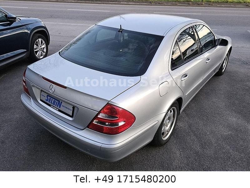 Gebraucht Mercedes E220 150 PS (110 kW) 2005 Silber Limousine