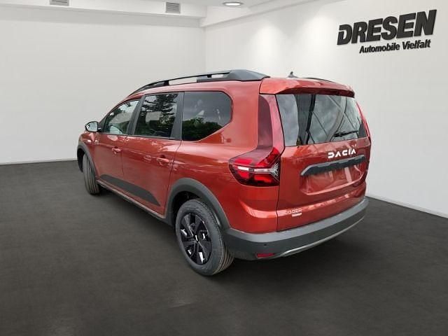 Neu Dacia Jogger Expression 141 PS (103 kW) 2025 Terrakottabraun Van / Kleinbus