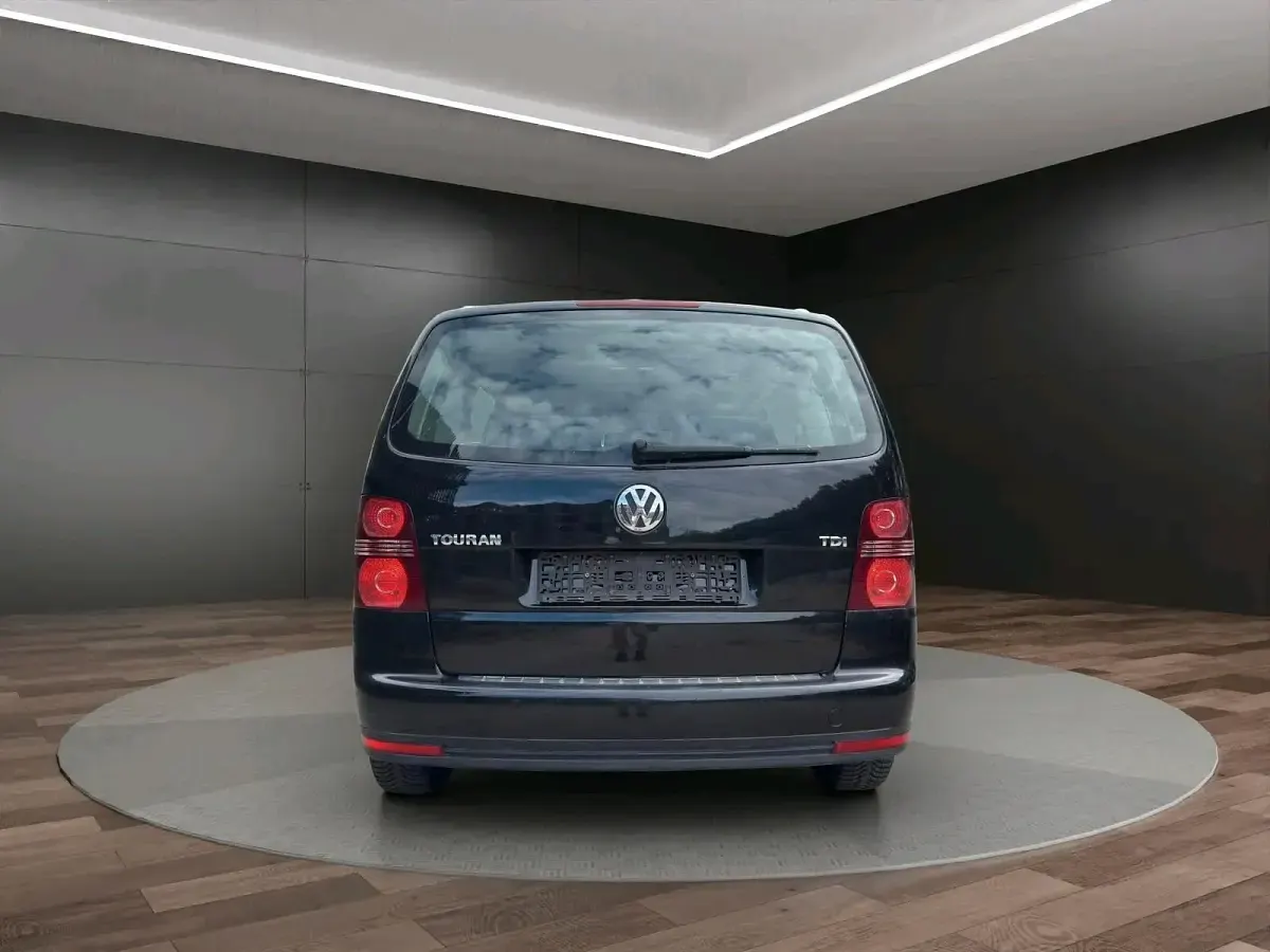 Gebraucht VW Touran 105 PS (77 kW) 2009 Schwarz Van / Kleinbus