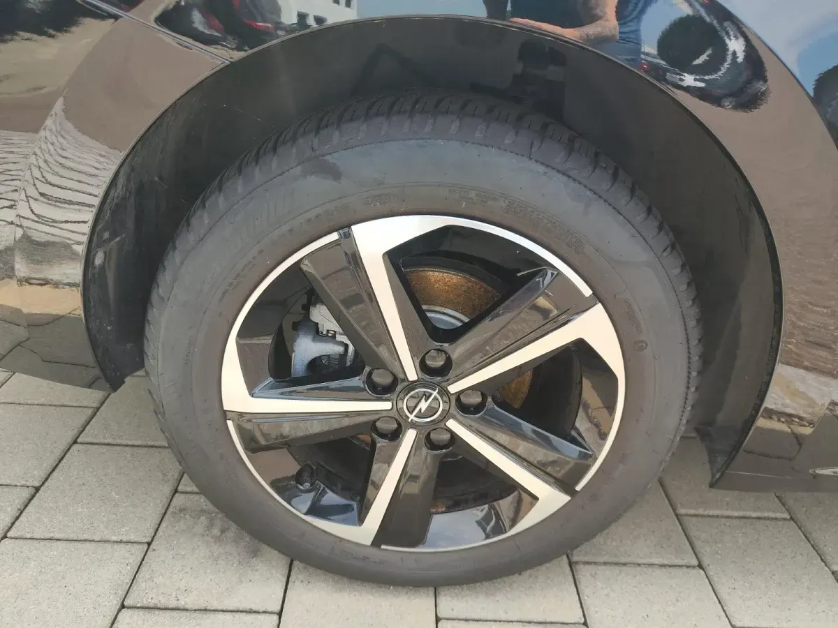 Gebraucht Opel Astra 130 PS (95 kW) 2025 Schwarz Kleinwagen