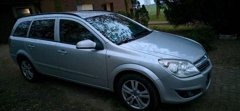 Second-hand Opel Astra 2007 Argintiu Break