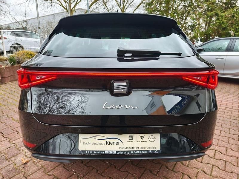 Neu Seat Leon Style 116 PS (85 kW) 2026 Schwarz Limousine