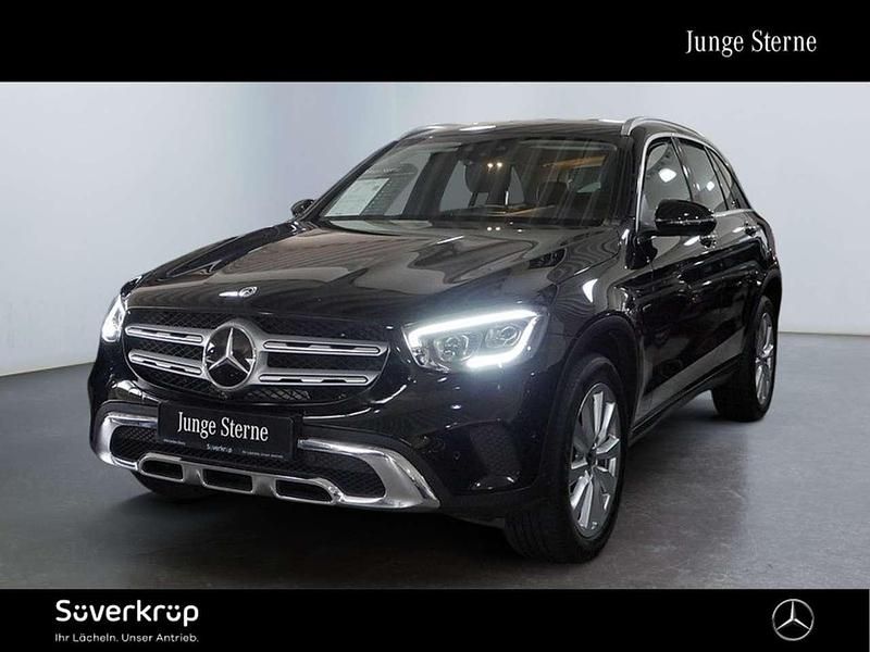Schwarz unilack schwarz Gebraucht 2021 Mercedes GLC300e SUV | 33.970 € (Guter Preis) - Bild 1/2