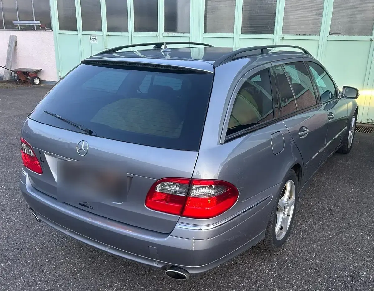 Gebraucht Mercedes E280 190 PS (139 kW) 2009 Grau Kombi