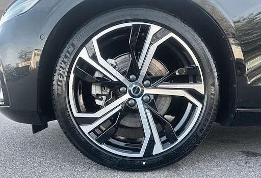 Gebraucht Volvo V60 Plus 197 PS (144 kW) 2025 Schwarz Kombi