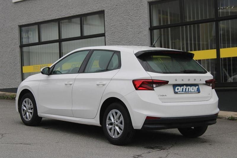 Gebraucht Skoda Fabia 65 PS (47 kW) 2023 Weiß Kleinwagen
