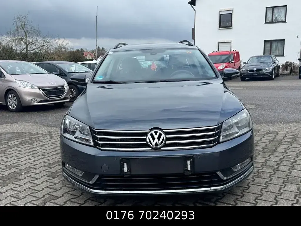 Second-hand VW Passat 140 CP (102 kW) 2011 Gri Berlinǎ