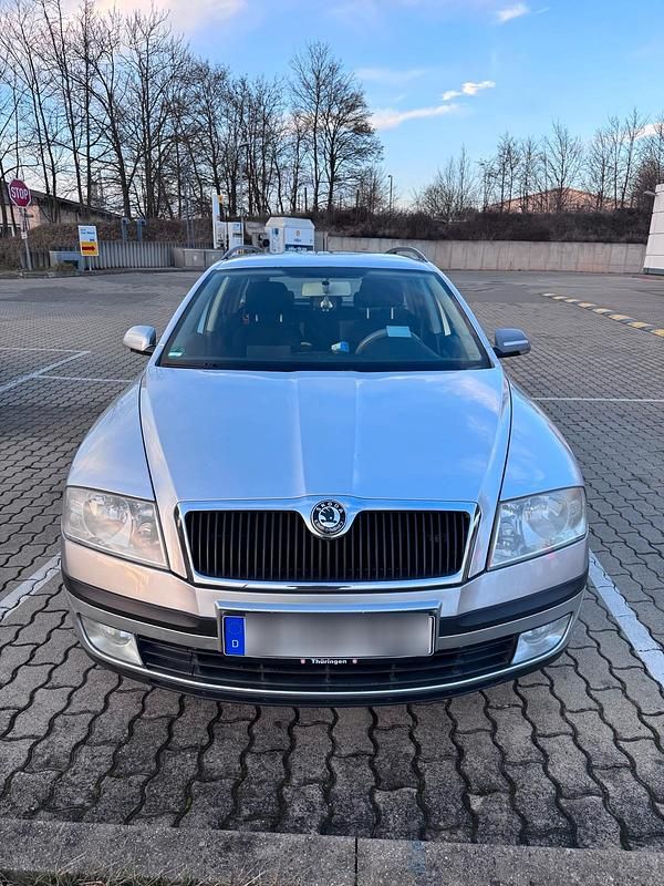 Gebraucht Skoda Octavia 105 PS (77 kW) 2009 Grau Kombi