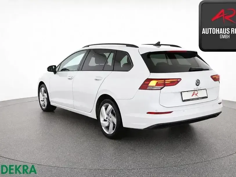 Gebraucht VW Golf VIII 150 PS (110 kW) 2023 Weiss Kombi