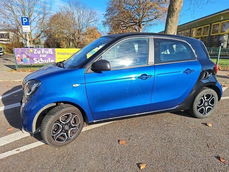 Blau Gebraucht 2019 Smart ForFour Kleinwagen | 9.000 € (Fairer Preis) - Bild 1/4