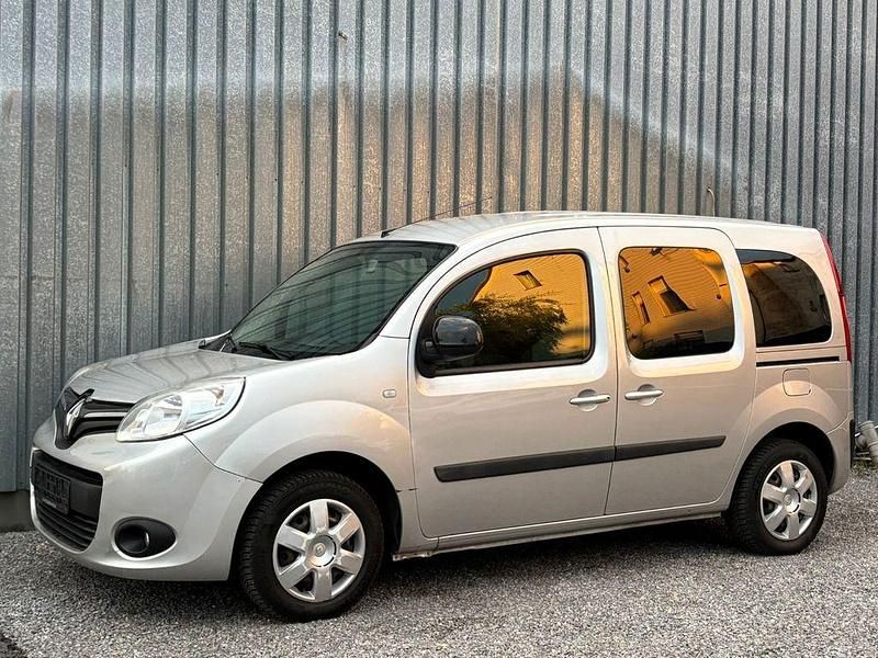 Grau Gebraucht 2018 Renault Kangoo Experience Van / Kleinbus | 6.900 € (Guter Preis) - Bild 1/4
