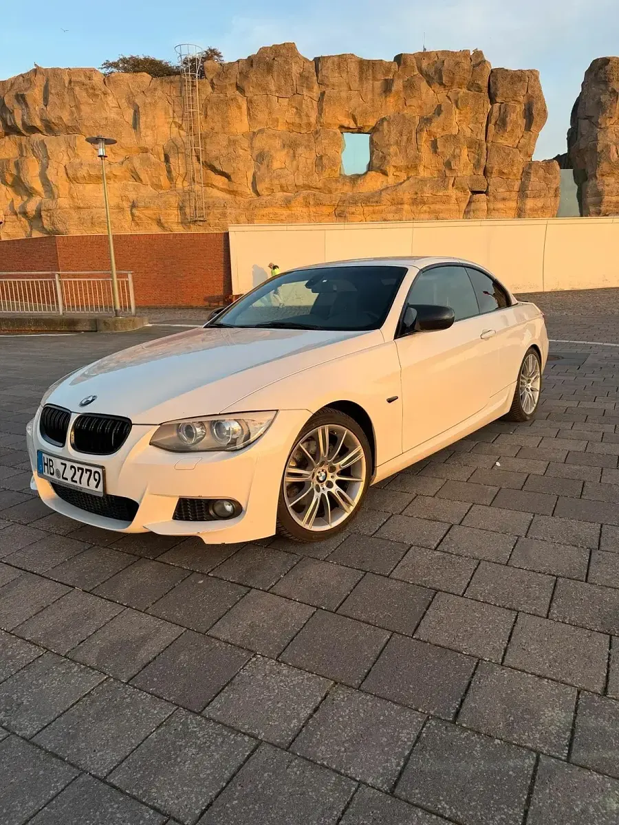 Gebraucht BMW 320 Cabriolet M Sport 184 PS (135 kW) 2012 Weiß Cabrio