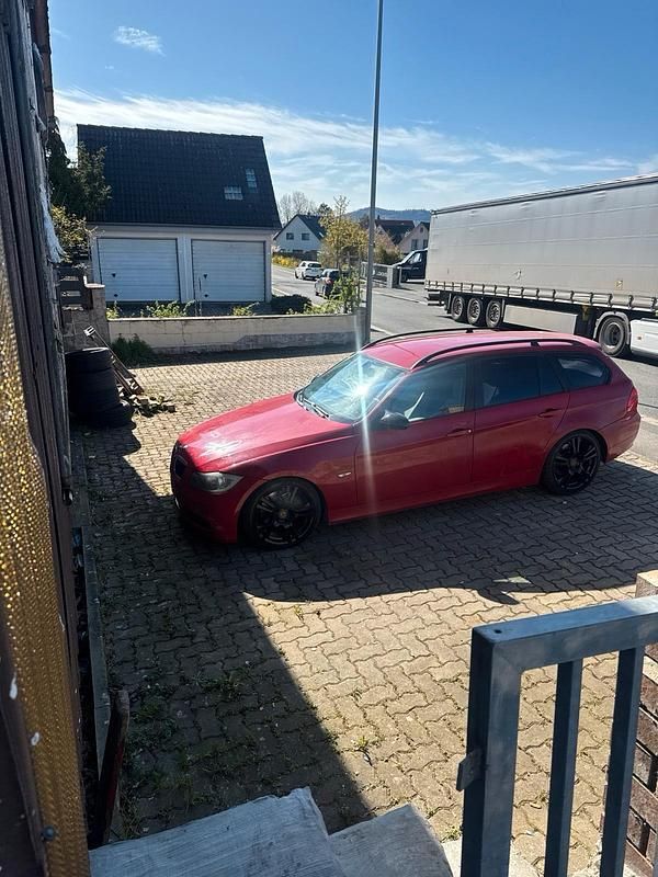 Second-hand BMW 320 163 CP (119 kW) 2008 Roșu Break
