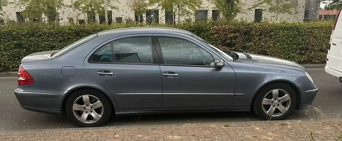 Gebraucht Mercedes E270 Avantgarde 177 PS (130 kW) 2003 Limousine