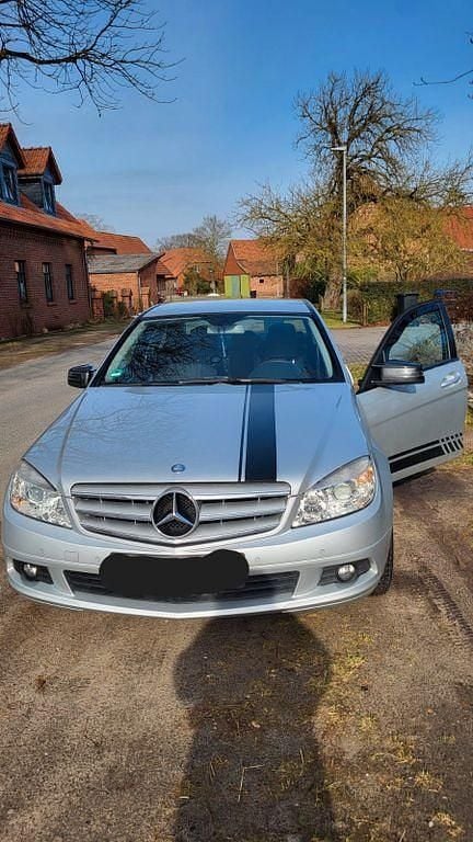 Gebraucht Mercedes C180 156 PS (114 kW) 2009 Silber Limousine