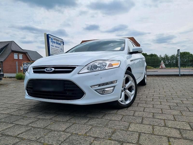 Gebraucht Ford Mondeo 163 PS (119 kW) 2013 Weiß Limousine
